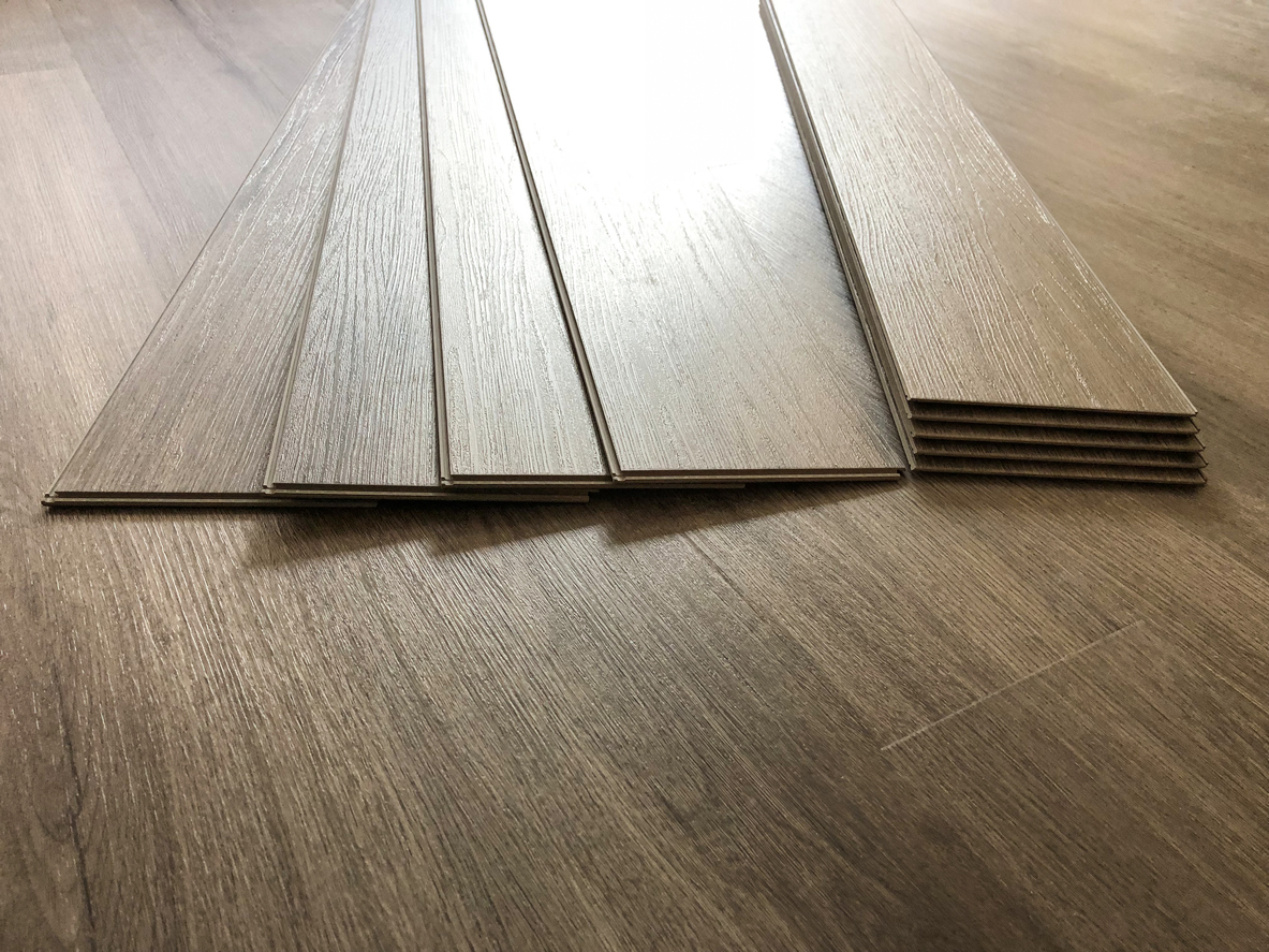 A Closer Look at the Pros and Cons of Vinyl Tile Flooring Ottawa